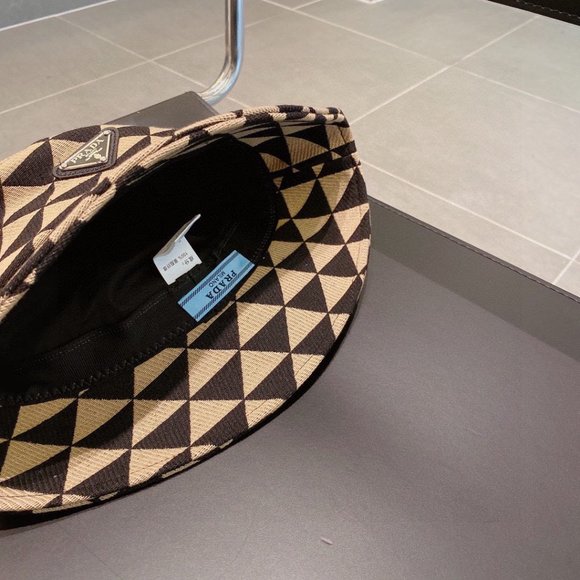 ?✨AUTHENTIC✨?Prada hat main image 6